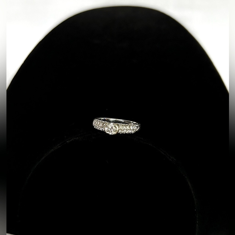 14k White Gold Diamond Ring